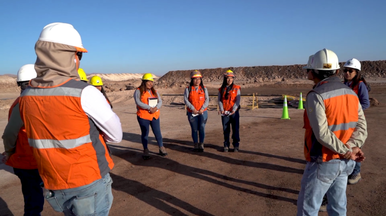 (Español) Mujeres en minería: nuevas aprendices para la industria